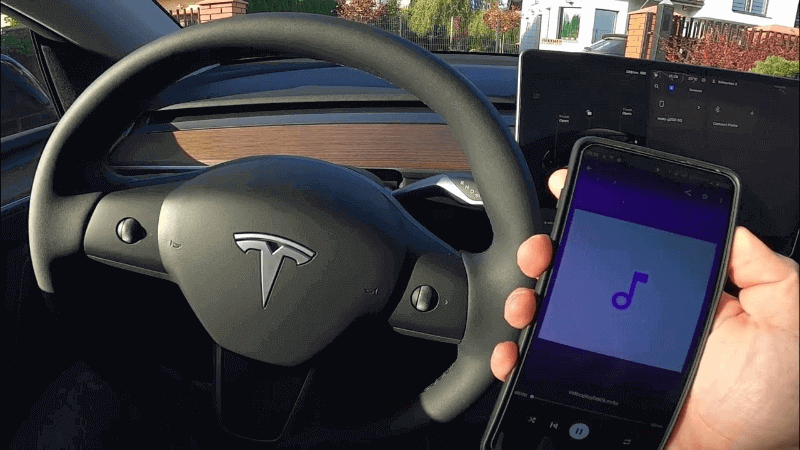 Écouter de la musique Deezer dans Tesla via Bluetooth